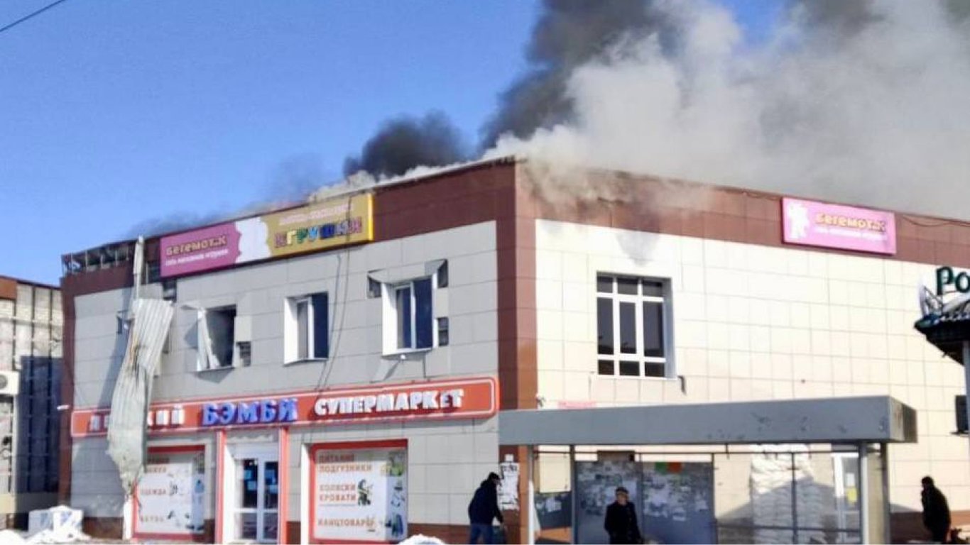 Губернатор Бєлгорода заявив про обстріл: снаряд влучив у торговий центр