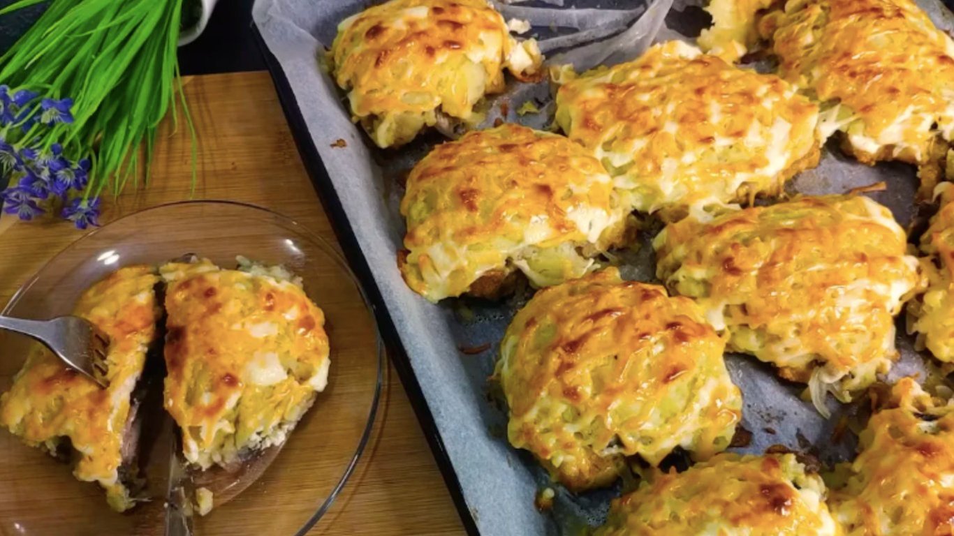 Мясо по-новому с картофелем и грибами: проверенный рецепт на ужин