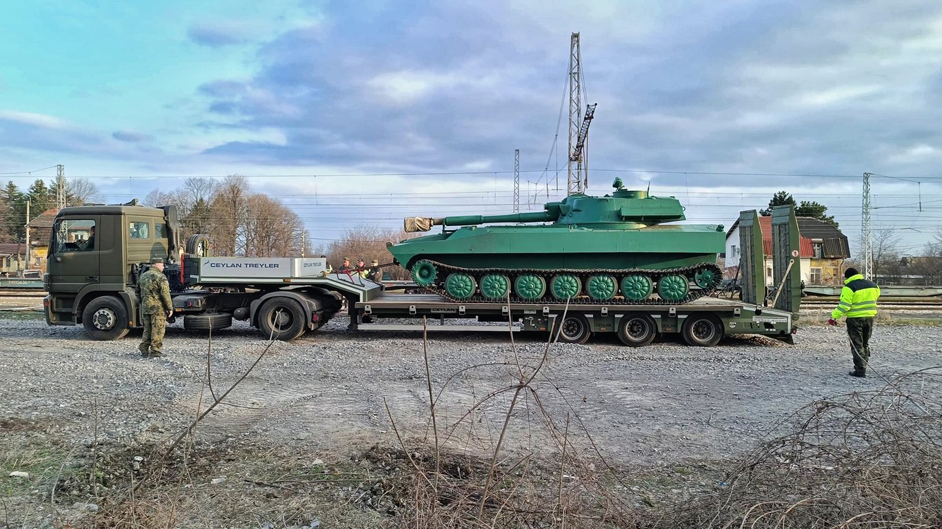 Самохідна артилерійська установка 2С1 «Гвоздика» в Болгарії. Фото: Цветан Александров