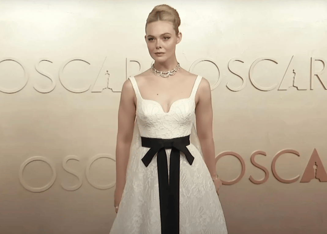 Ель Феннінг показалась в образі принцеси