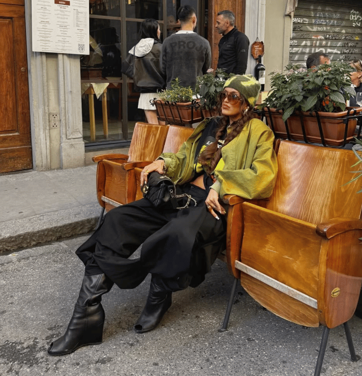 Штани краще заправити в чоботи