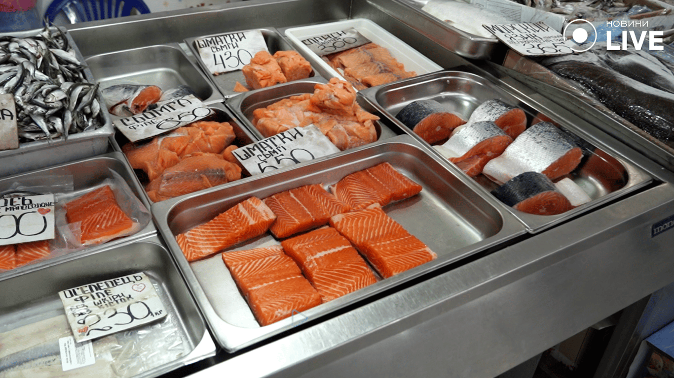 Асортимент риби на Київському базарі