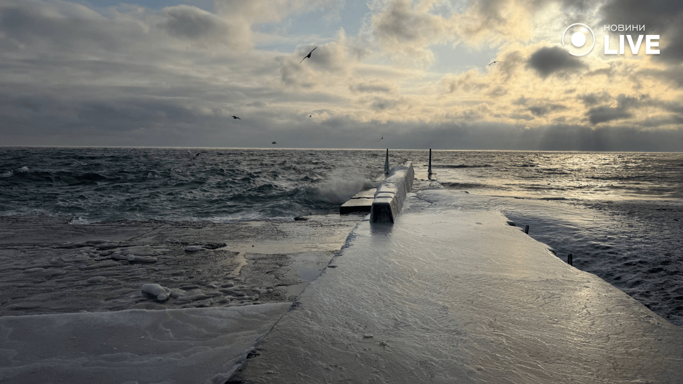 Пірс у льоді