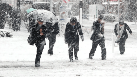 Народный синоптик Диденко предупредила, где и дальше будет бушевать мощный снежный циклон - 285x160