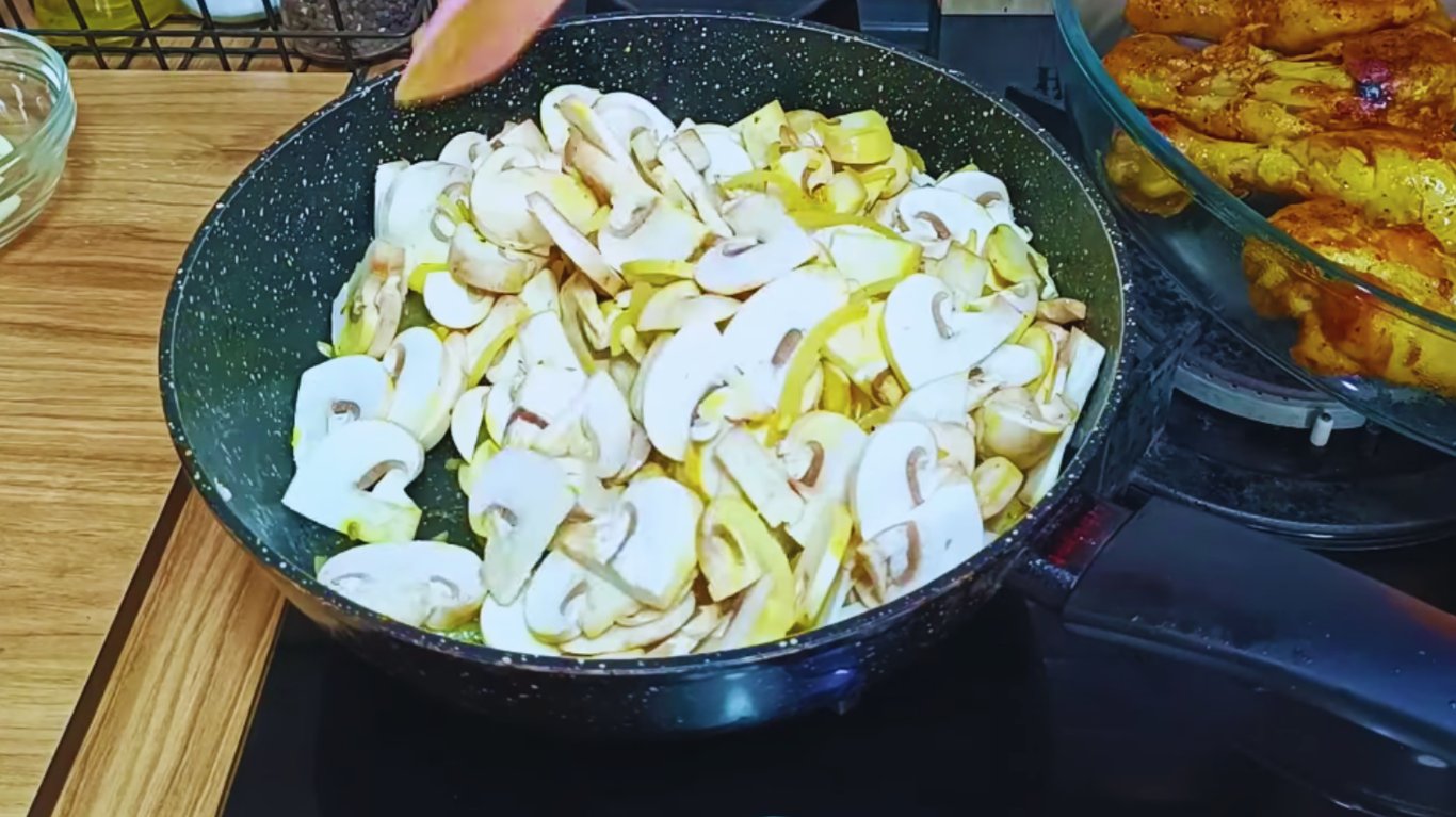 рецепт гомілок з печерицями на вечерю