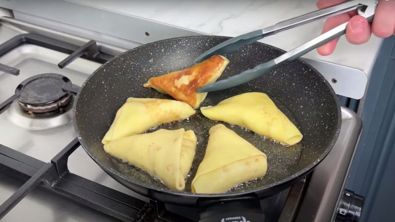 простий рецепт бендериків з начинкою на сніданок 