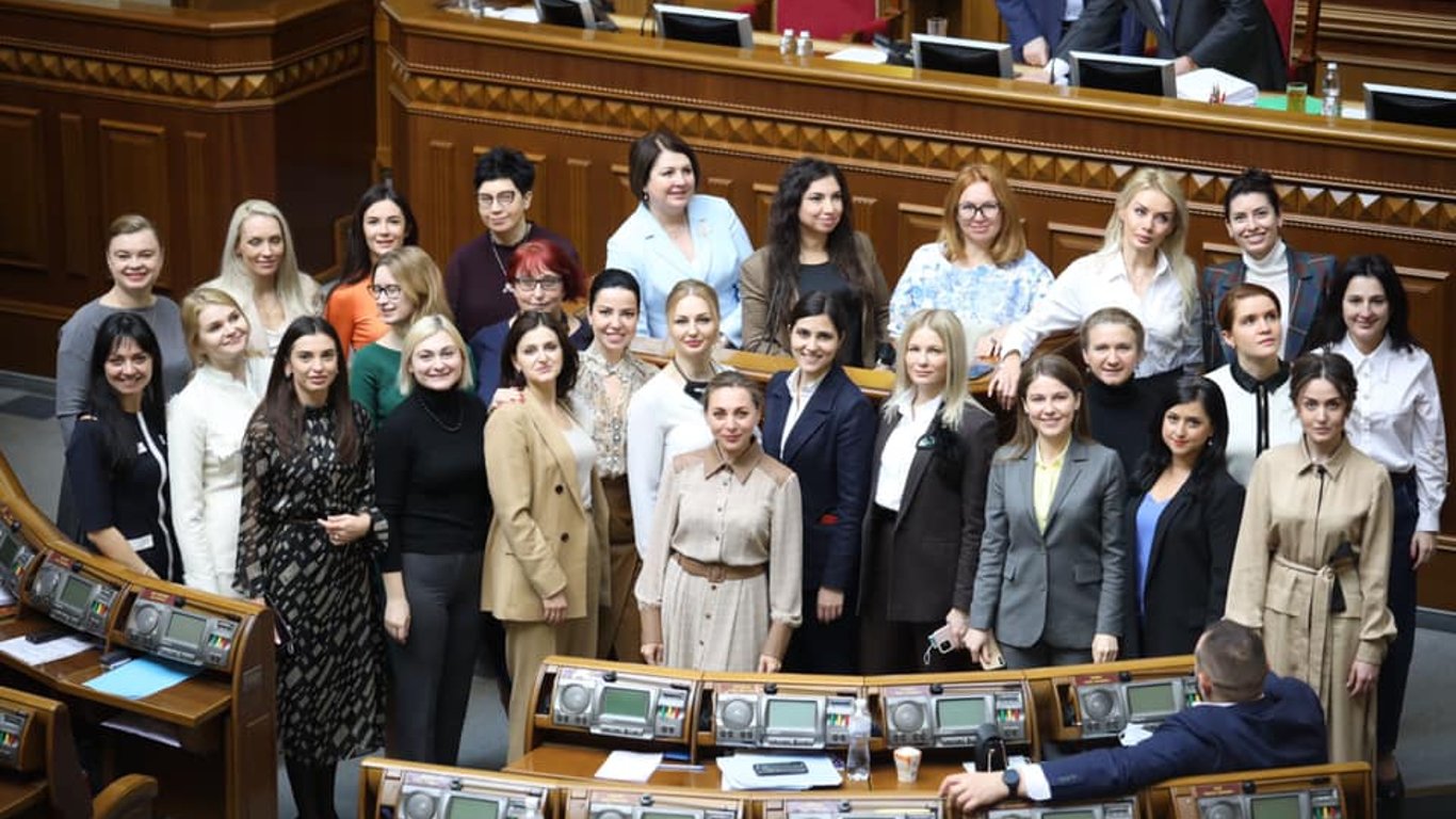 Військовий облік жінок: чи торкнеться народних депутатів