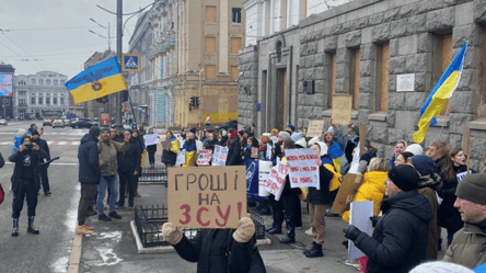 В центре Харькова проходит очередной митинг — что требуют люди - 285x160