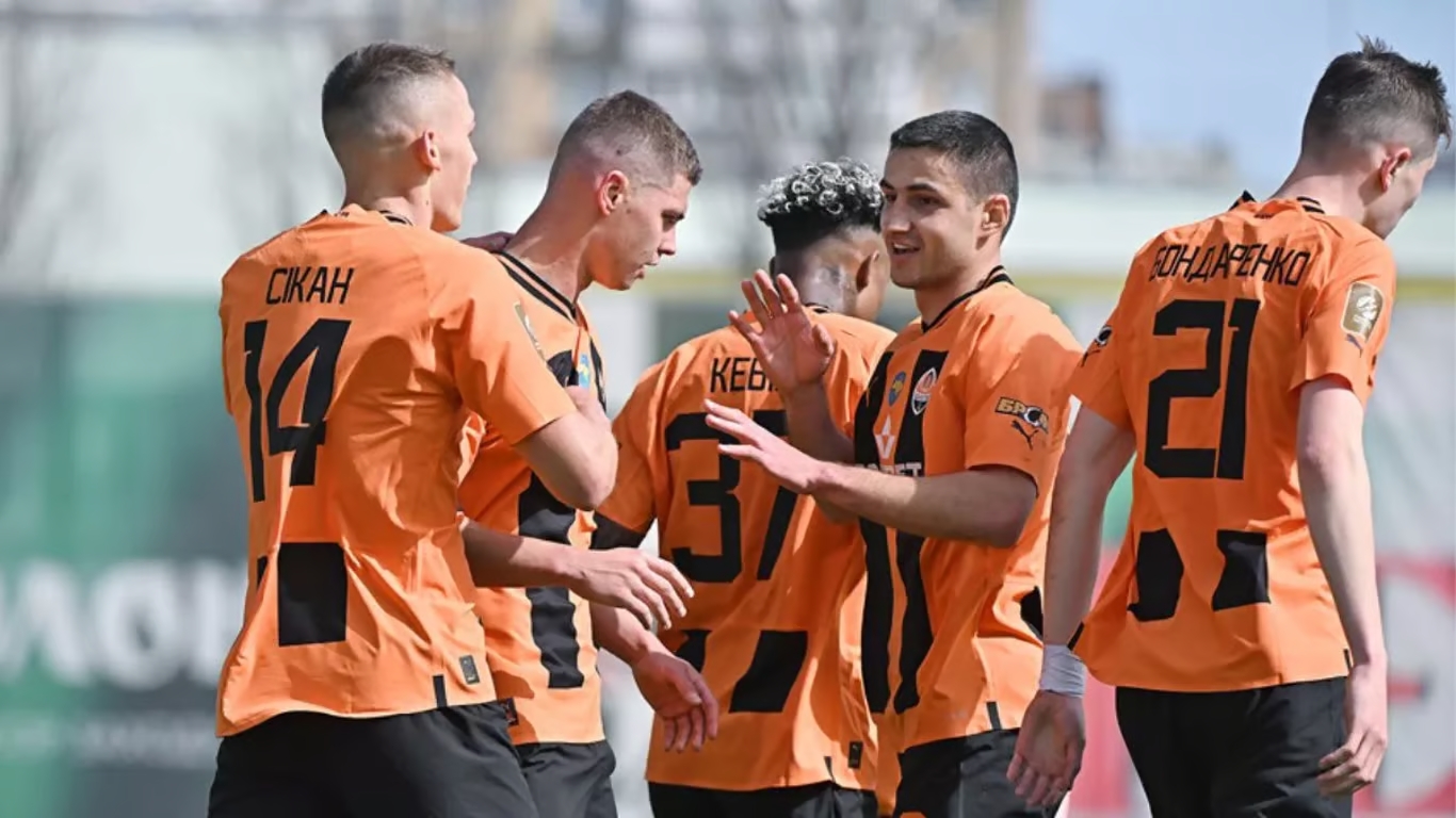 Футболисты донецкого Шахтера переезжают