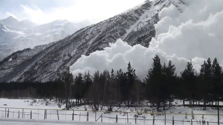 Українців попередили про сходження лавин: в яких гірських регіонах існує небезпека - 285x160