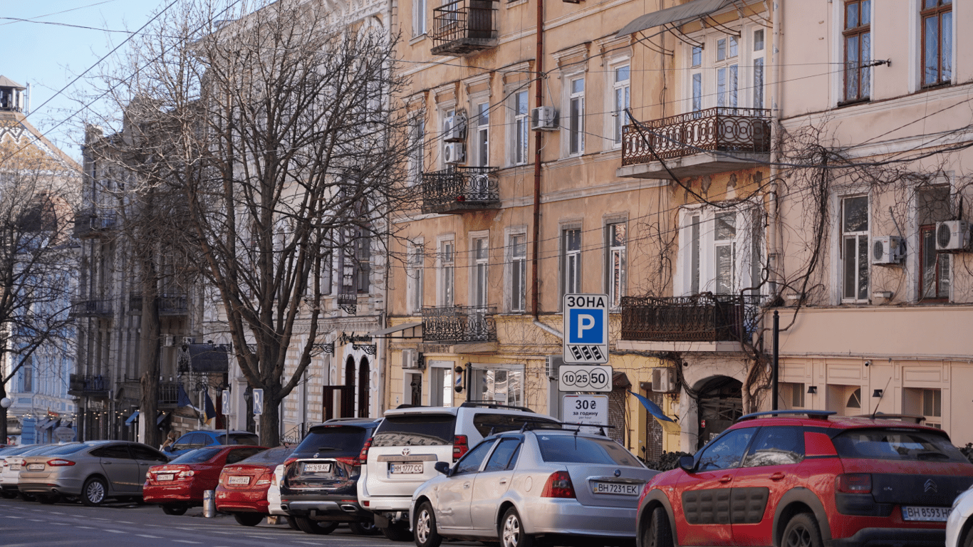 В Одессе восстановили исторические двери дома в центре города