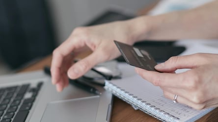 Рахунки українців блокують після фінмоніторингу — хто в зоні ризику - 285x160