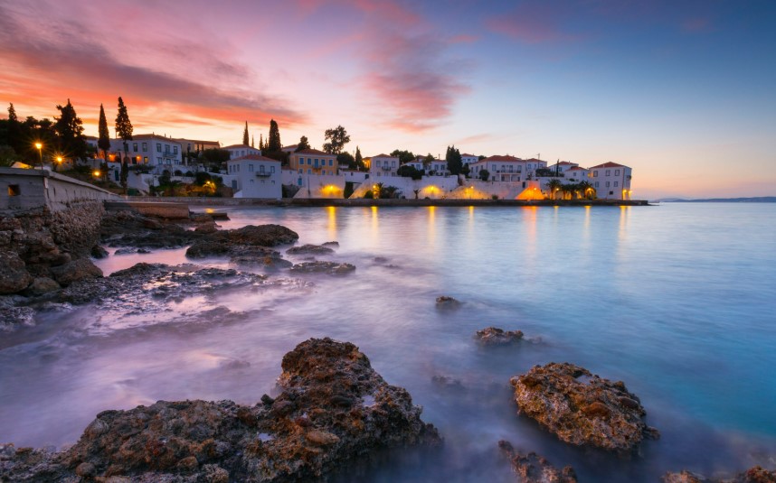 Унікальний острів у Греції, де відпочивають лише місцеві - фото 1