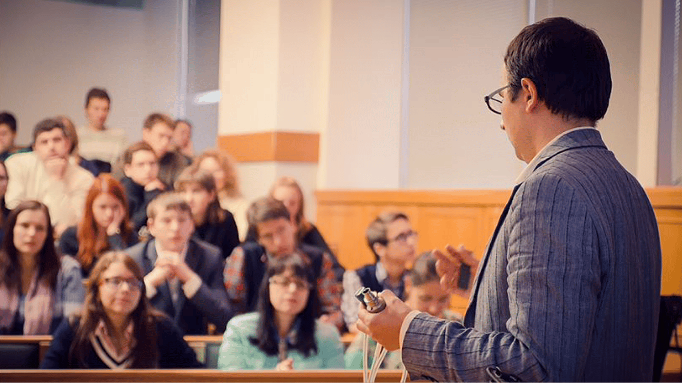 Коли педагогам потрібно подовжувати відстрочку