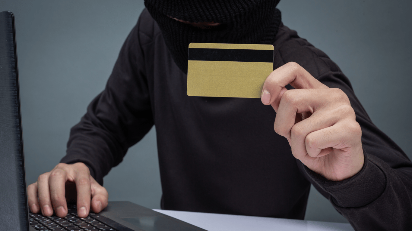 Шахраї в інтернеті