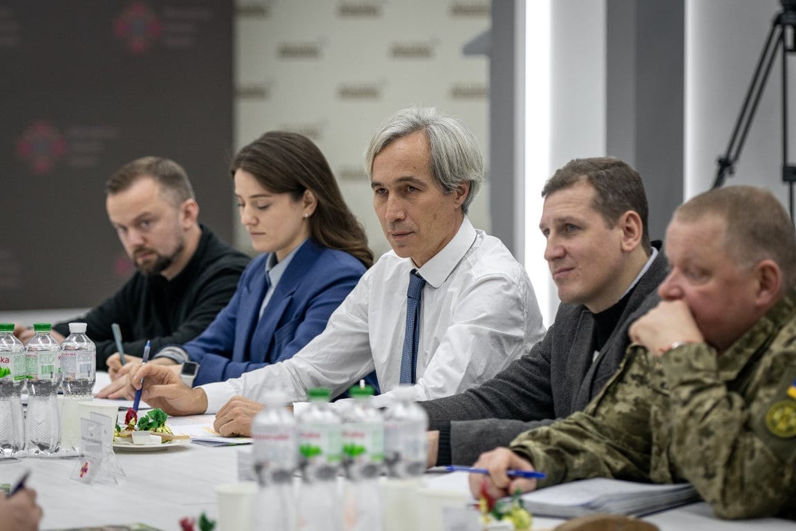 Представители ЕС и Минобороны на встрече в Киеве