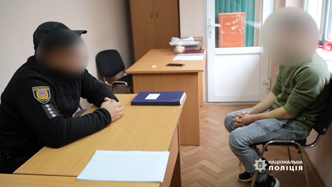 Поліцейські розслідують обставини позбавлення волі чоловіка на Одещині