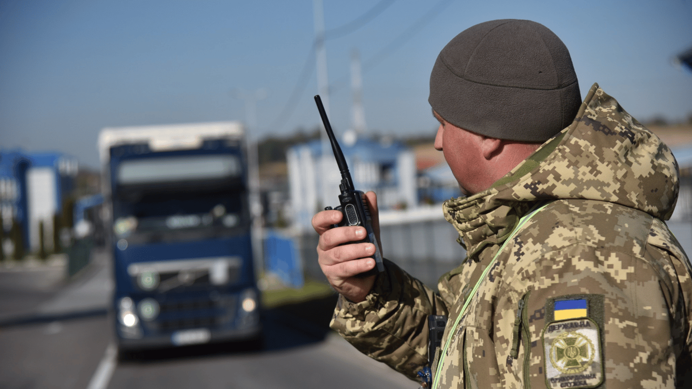 Без кілометрових черг — коли краще перетинати кордон з Польщею