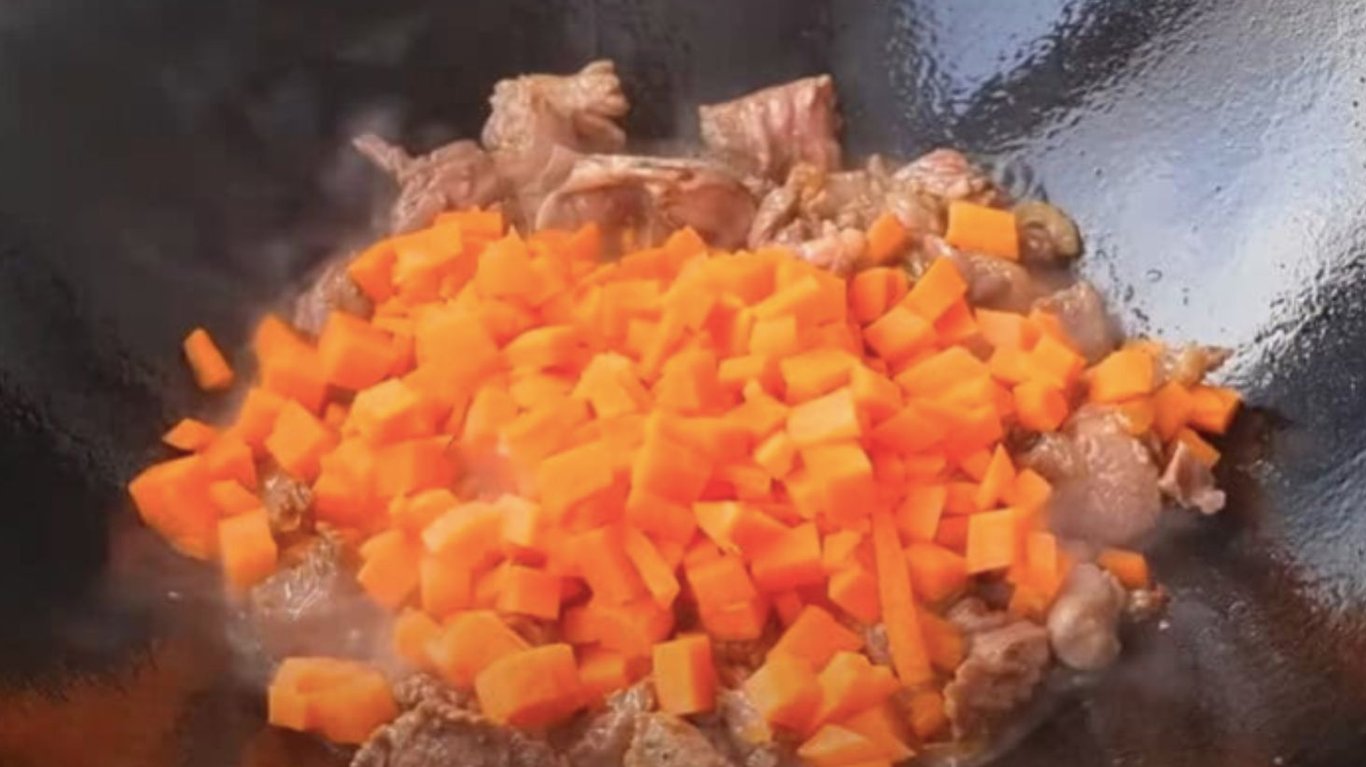 рецепт, як приготувати суп на одній пательні 