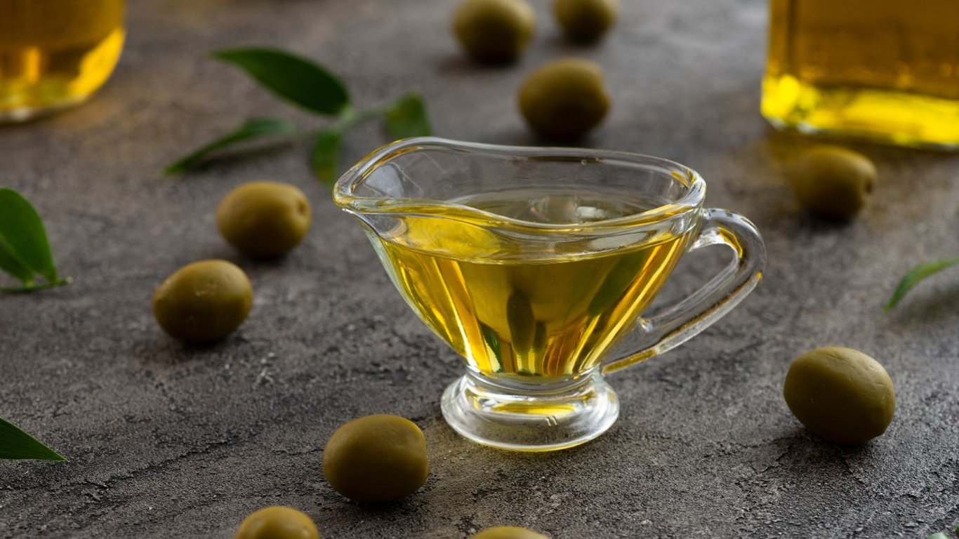 Поради, як не натрапити на фальсифікат оливкової олії