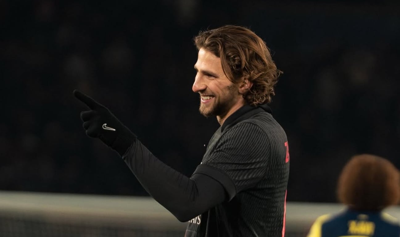 Илья Забарный на тренировке в "ПСЖ"