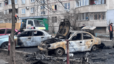 Росіяни атакували дронами Харків: на місці атаки горять авто - 290x166