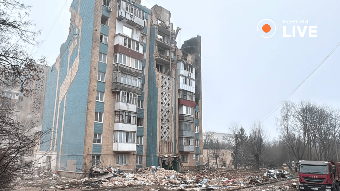 Пошкоджена багатоповерхівка в Тернополі 19 листопада