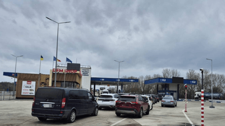 Затори перед святами: на Одещині ускладнений рух до Молдови - 290x166