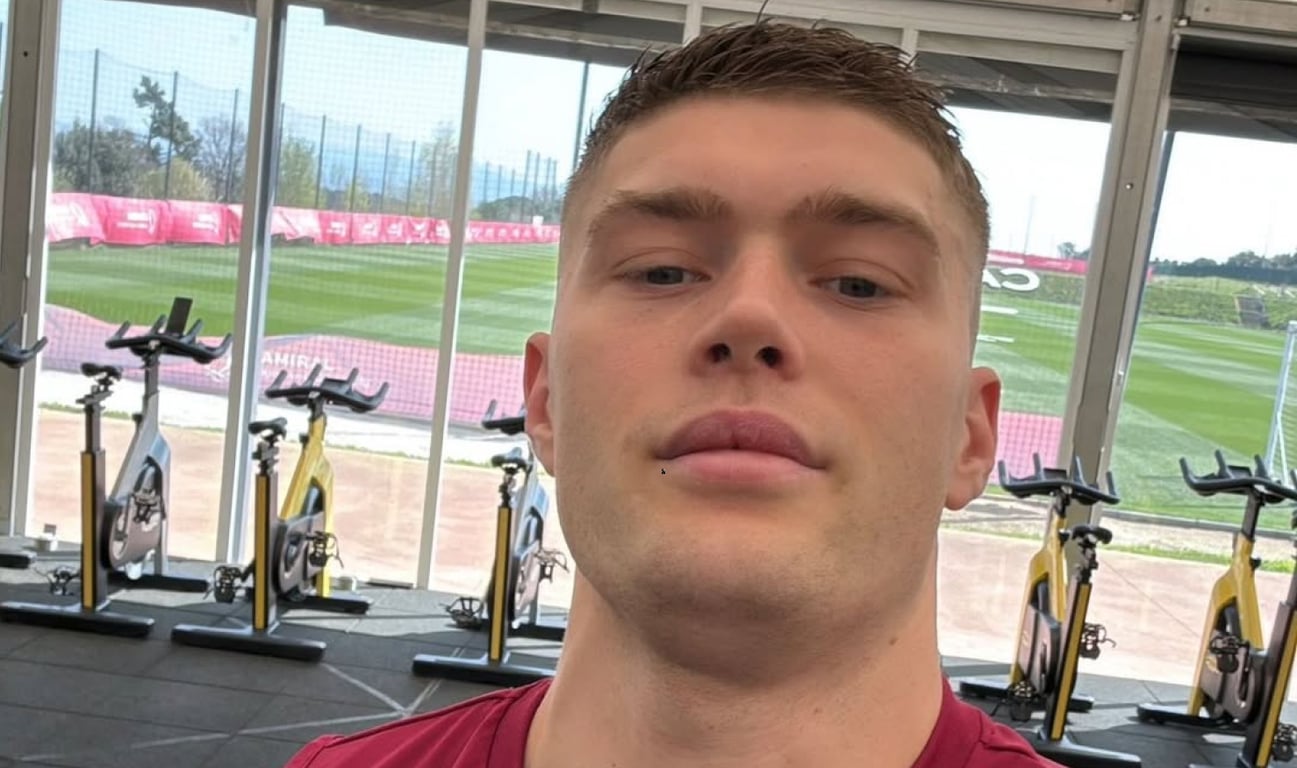 Артем Довбик в лагере римской "Ромы"