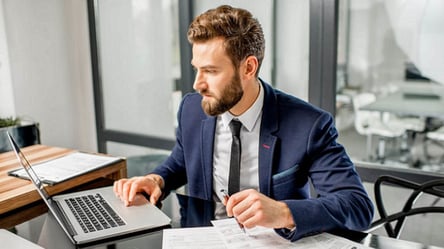 В "Азові" вакансія для фінансистів — кого шукають - 285x160