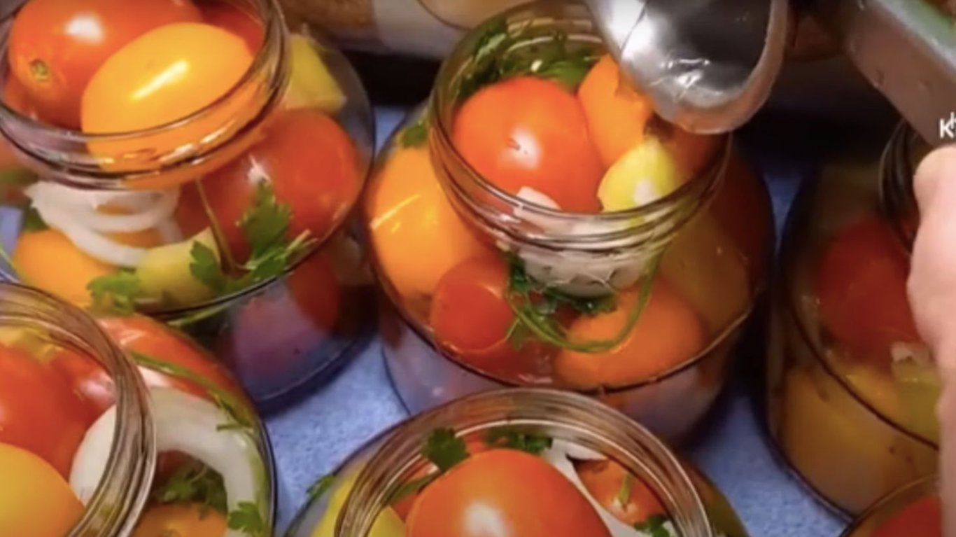 простий та смачний рецепт помідор на зиму