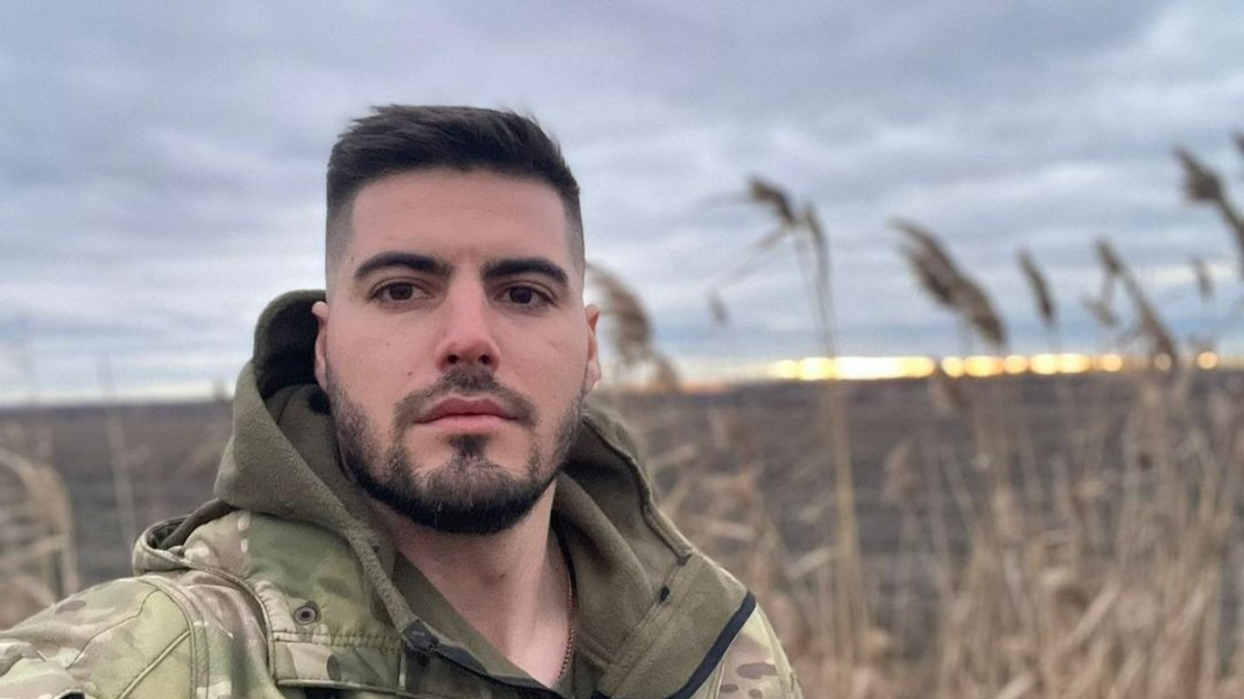 Комбат батальона "Ахиллес" Юрий Федоренко заявил, что мужчины и женщины в Украине должны с 18 лет становиться военнообязанными, а после 23 лет идти на фронт