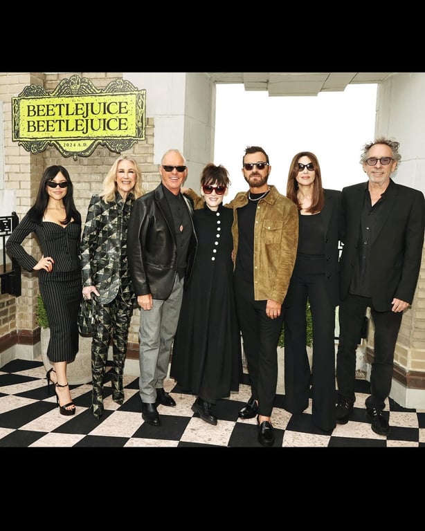 Дженна Ортега показалася на прем'єрі "Бітлджус 2" у каблучці від українського бренду - фото 3