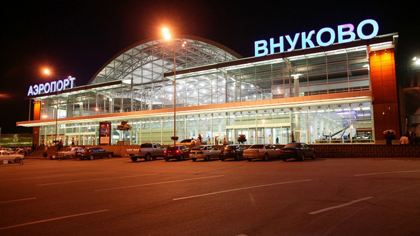 В РФ аеропорти "Внуково" і "Домодєдово" обмежили роботу: росЗМІ назвали причину