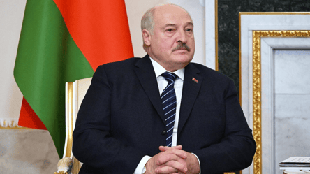 Лукашенко отводит войска от украинской границы и хочет обсудить с Путиным войну - 285x160