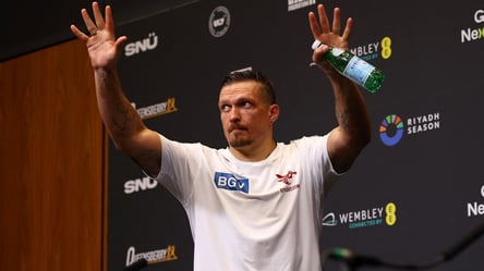 Усик и Коуфорд посетили одну из стран бывшего СССР - 285x160