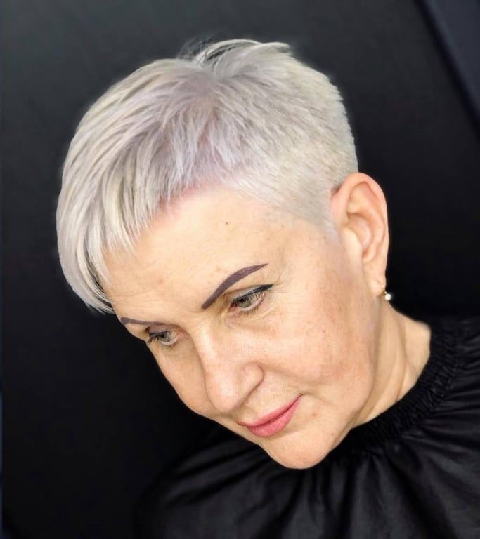 Ідеальна коротка стрижка для тонкого волосся