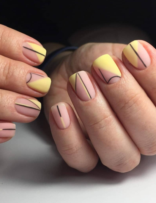 Антитрендовий манікюр осінь 2025