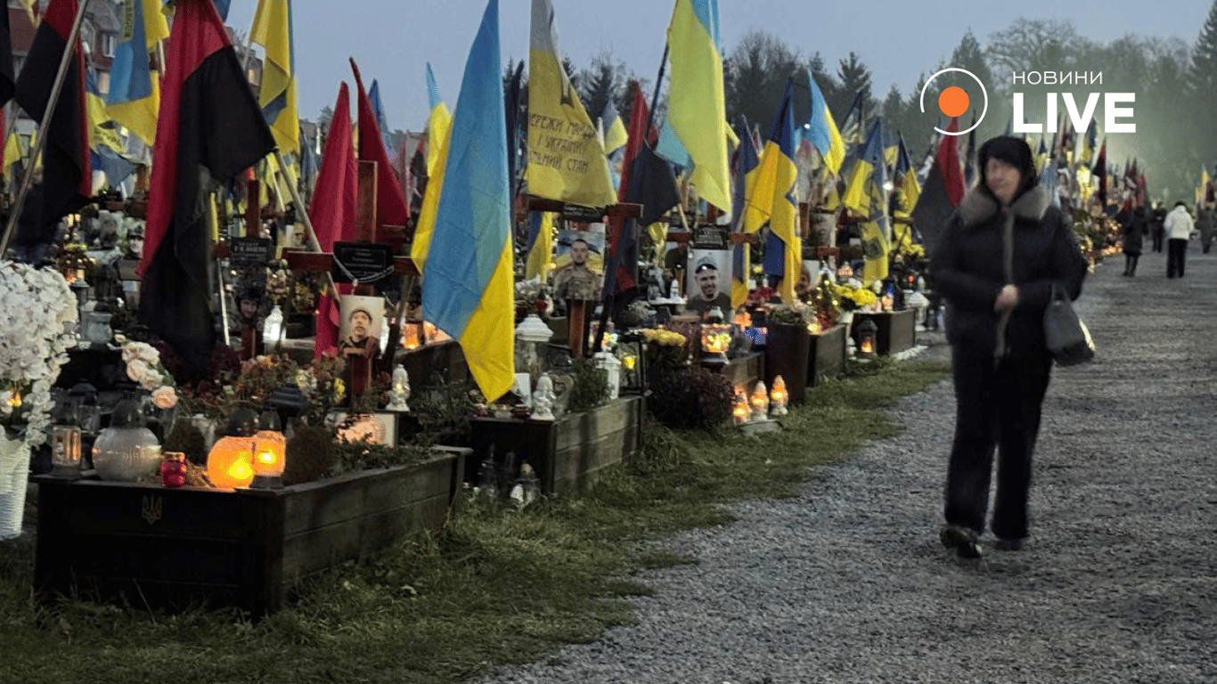 Поле почесних поховань у Львові