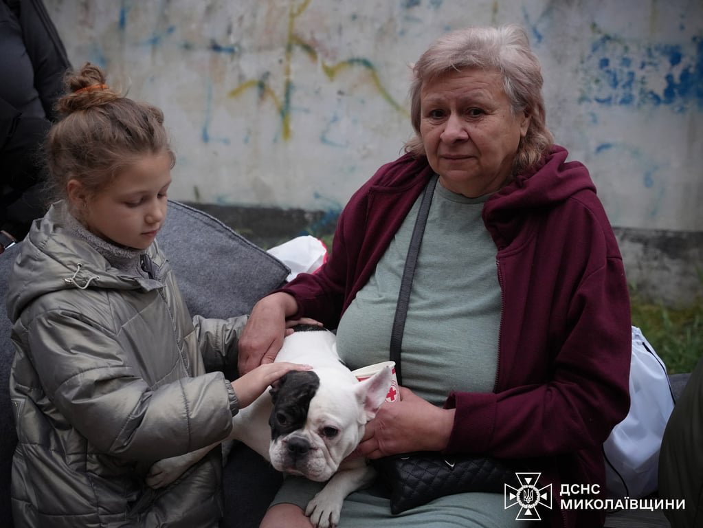 Пекельна ніч у Миколаєві – під завалами досі шукають уцілілих - фото 5