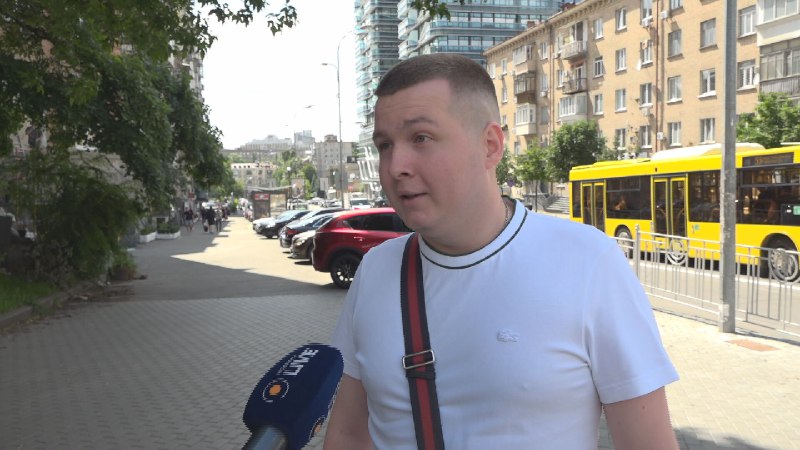 Чи купують кияни євро