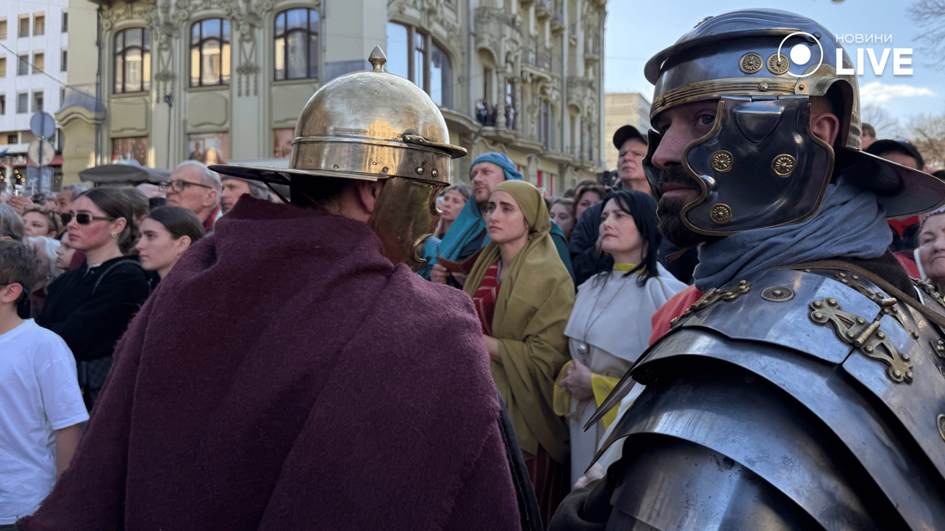 Костюми учасників відтворюють епоху Римської імперії. Фото: Новини.LIVE/Вікторія Яслик