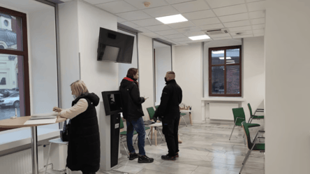 Суд емігранта проти ТЦК: потрібні нотаріально завірені копії документів - 285x160