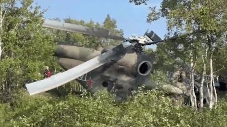На Сахаліні російський Мі-8 впав на трасу через нестачу пального - 290x166