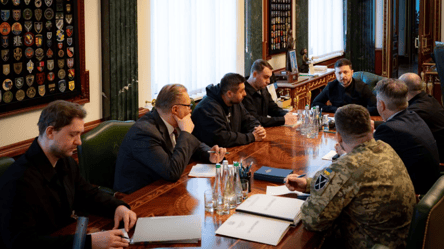 Зеленский обсудил с правительством соглашения Украины, США и ЕС - 304x171