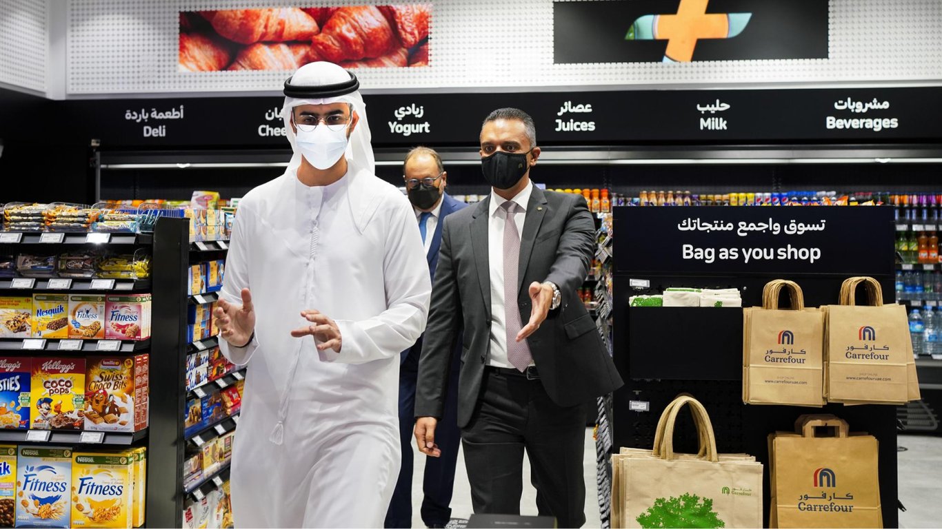 Бананы и яйца дешевле, чем в Украине: звездный украинец показал цены в супермаркетах Дубая