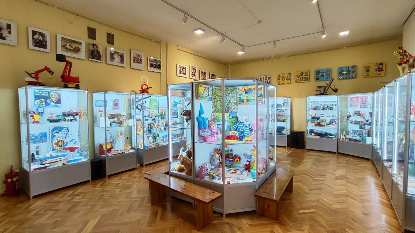 Відвідати київський музей іграшки: як дорослі перетворюються на дітей