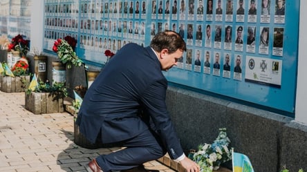 МЗС Фінляндії вибачилось за відредаговані фото із міністром у Києві - 285x160