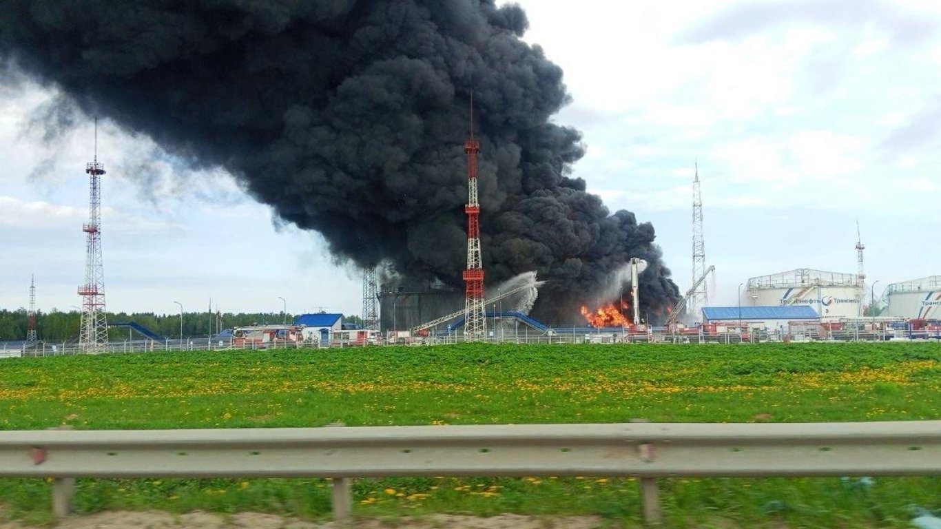 Понад 400 закритих свердловин: розвідка про нафтову кризу РФ
