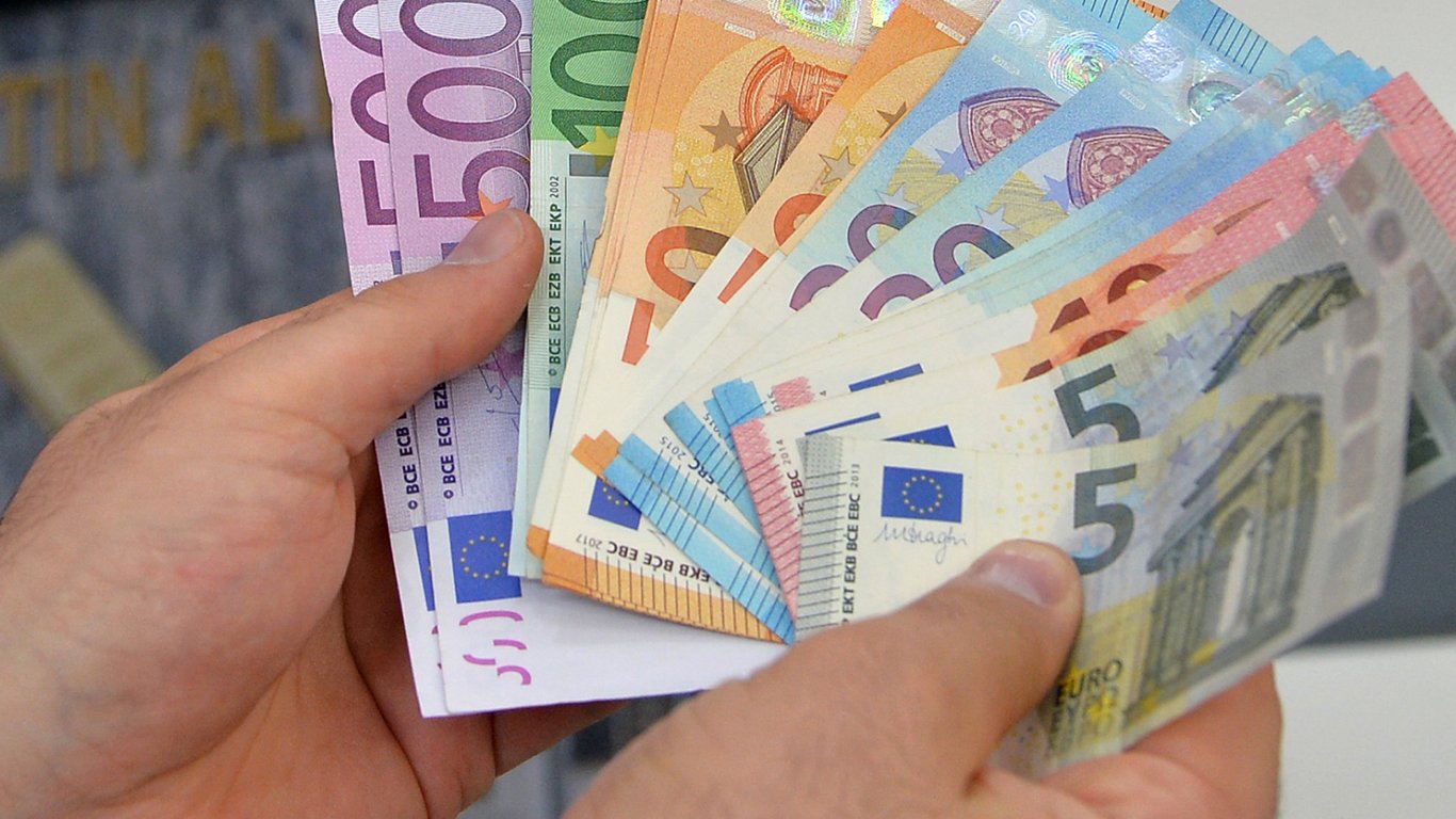 Зарплати у Європі — де мінімально українці отримують 1 тис. євро